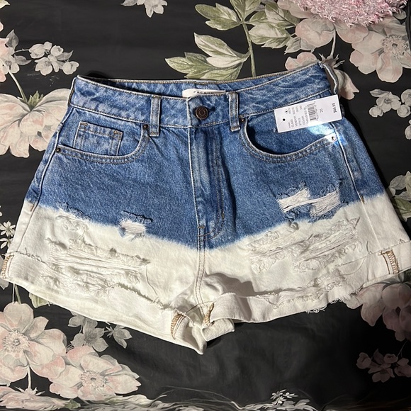 PacSun Pants - NWT • Pacsun • two-tone denim shorts • size 26